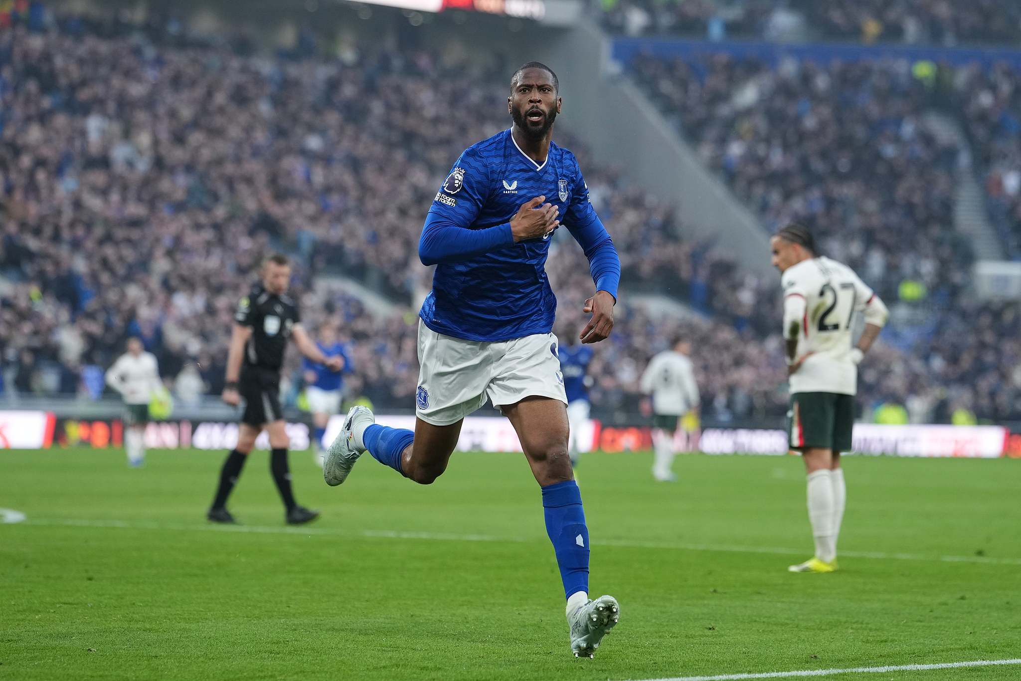 平台-英超：贝托2射1传 切尔西0-3埃弗顿各赛事4连败