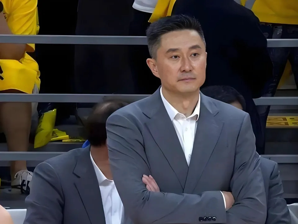 平台-0分0板3犯规！不止徐昕焦泊乔，CBA状元郎也被杜锋用废了